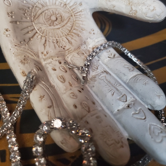 VINTAGE Absolutely gorgeous full cubic zirconia necklace, unique clasp with case - Picture 7 of 8